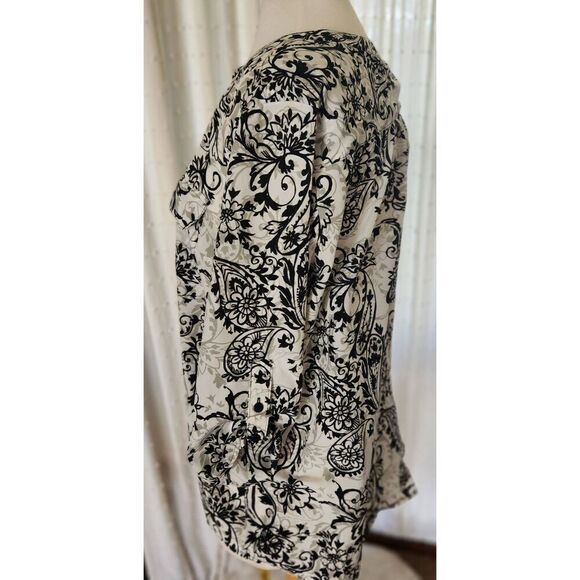 Notations floral, paisley button up blouse  JP - Picture 6 of 8